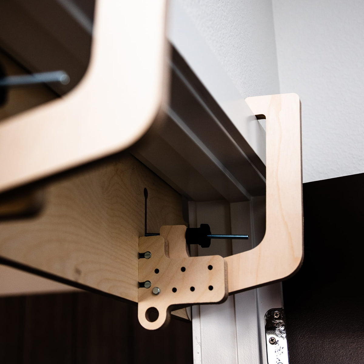 Image showing the back mounting and hook mechanism of the Doorway Mount